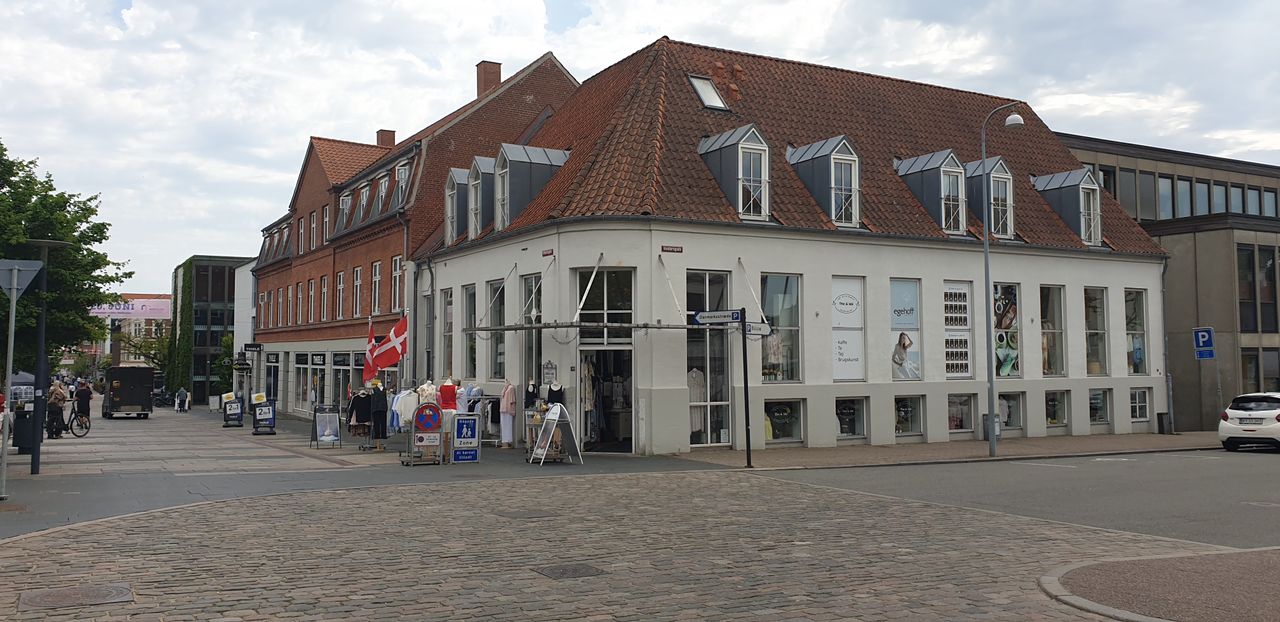 image 01